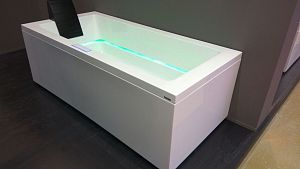 Gruppo Treesse Dream 180 Ванна SX с гидромасс и 1 подголов пристенная, (180x80xh67см), с фронт, и 1-ой боков панелью DX, LED хромотерапия, скр, наполнение, цвет:бел/хром фото