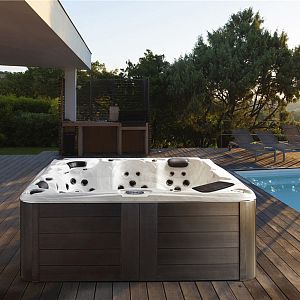 Gruppo Treesse Mykonos Минибассейн 211х211х86 см отдельностоящий с гидромасс , с цифр и автомат сист, рецирк,озонотер, цвет терапия,панели, крышка фото